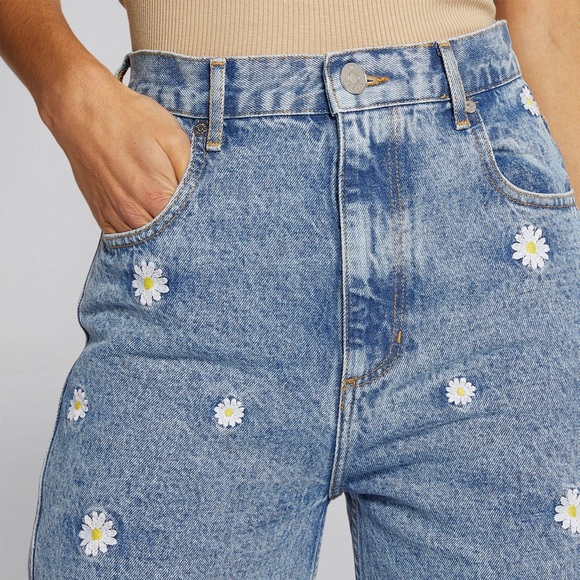 Sandro Flower Embroidered Ankle Jeans in Blue Jean Size 40 - Picture 2 of 13